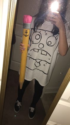 Doodlebob Costume, Cartoon Halloween Costumes, Spongebob Birthday Party, Clever Halloween, Spongebob Party, Clever Halloween Costumes, Spongebob Birthday, Couples Halloween Outfits, Holloween Costume