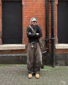 go on my tik tok:0verl00ked #outfit #streetwearoutfitsmen #baggyy2k #outfitinspo #streetwear #fashion #baggy Timbs Outfit Men, Suit Pants Outfit, Cargo Pant Outfits, Timbs Outfits, Softboy Outfits, Streetwear Fashion Baggy, City Streetwear, Baggy Fashion, Jean Fits