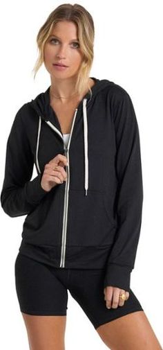 When you're running some outside errands or strolling through town  the women's Vuori Halo Performance Hoodie 2.0 wicks moisture and moves with you. Black Jacket Hoodie, Joggers Jeans, Ripstop Pants, Halo 2, Thermal Hoodie, Kids Trend, Half Zip Sweaters, Mens Swim Trunks, Tight Leggings