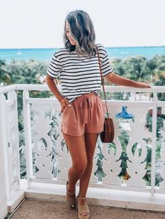 Mom Style Summer 2024, Womens Style 2024, Cute Mom Summer Outfits, Womens Summer Fashion 2024, Summer Classic Outfits, Trendy Mom Outfits Summer, Beach Outfit Plus Size, Modest Beach Outfit, Beach Outfits Women Plus Size