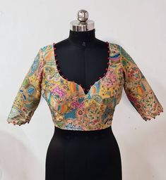 Check out this item in my Etsy shop https://www.etsy.com/uk/listing/1142403796/multicolor-custom-stitched-blouse Multicolor Blouse Design, Printed Blouse Design, Print Blouse Design, Gold Blouse Designs, Blouse Drawing, Cutwork Blouse, Saree Wearing, Latest Blouse Designs Pattern, Indian Kurti