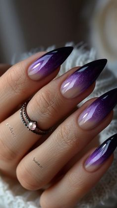 Purple Stiletto Nails Design, Purple And Silver Nails, Daisy Acrylic Nails, Purple Chrome Nails, Tape Nail Art, Girls Nail Designs, Art Deco Nails, Halloween Acrylic Nails, Purple Nail Designs