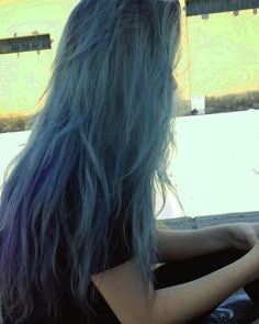 Blue Hair Dark Roots, Niamh Core, Faded Blue Hair, Turquoise Blue Hair, Under Hair Dye, Pale Skin Beauty, Blue Hair Dark, Sky Blue Hair, Blue Hair Aesthetic