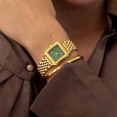 Macy Gold Green – Burker Watches Small Face Watches For Women, Green Face Watch, Watch Aesthetic Vintage, Elegant Watches Women, Vintage Gold Watch, Neck Pieces Jewelry, Gold Plated Watch, Pretty Jewelry Necklaces, Vintage Watches Women