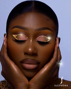 Rhinestone Eyeshadow, Vanessa Gyimah, Rhinestone Makeup, Makeup For Black Skin, Brown Skin Makeup, Cool Makeup Looks, Pinterest Makeup, Glam Makeup Look, Dramatic Makeup