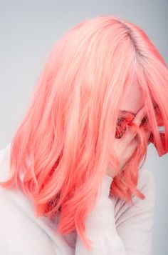 Cheveux Oranges, Coral Hair, Short Bobs, Peach Hair, Orange Marmalade, Hair Color Pastel, Pastel Hair, Dye My Hair, Colorful Hair