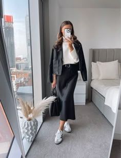 Business Casual Outfits Midi Skirt, Aritzia Midi Skirt, Business Casual Slip Skirt, Black Satin Midi Skirt Outfit Casual, Styling A Black Satin Midi Skirt, Work Wear Skirt, Styling Silk Midi Skirt, Work Outfit Midi Skirt, Midi Black Skirt Outfit Casual