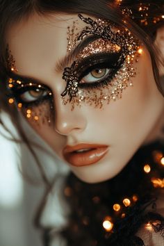 Witchy Makeup Halloween, Eye Makeup Drawing, Halloween Makeuo, Lip Plumpers That Work, Masquerade Mask Makeup, Glitter Photoshoot, Glitter Halloween Makeup, Halloween Hunt, Steampunk Makeup