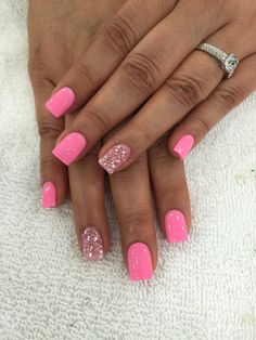 Pink Nails With One Glitter Nail, Short Square Acrylic Nails Summer Pink, Pink And Glitter Nails Short, Pink And Glitter Acrylic Nails, Bright Pink Nails With Glitter, February Birthday Nails, Sparkly Summer Nails, Pink Glitter Gel Nails, Pink Nails With Glitter Accent