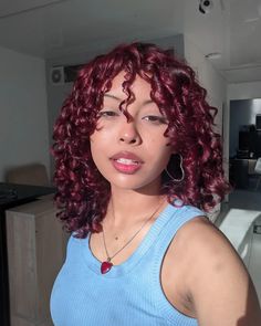 @lalalauriss on ig Short Red Curly Hair, Short Curly Red Hair, Short Curly Hair Updo, Cute Curly Hairstyles, Curly Hair Updo