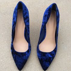 Beautiful Royal Blue Velvet Heels. Perfect For Stepping Out To That Important Event, To Work, Or Just To Pair With Jeans For That Top-Notch Casual Look. Never Worn. Nwot Blue Velvet Heels, Wild Diva Shoes, Velvet Heels, Shoes Blue, Stepping Out, Blue Velvet, Blue Shoes, Casual Looks, To Work