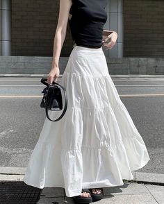 Fairy Skirts, White Skirt Outfits, Mix Match Outfits, Aesthetic Captions, Long Skirt Outfits, Summer Fits, White Skirt, 가을 패션