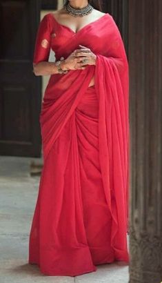 Saree Blouse Styles, Saree Blouse Neck Designs, Modern Saree, Sari Blouse Designs, Silk Saree Blouse Designs, Indian Fashion Saree