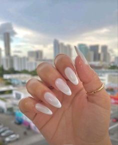 Nails Inspo White Almond, Nails Spring Break 2023, Cinzia Bayliszullo Nails, Summer Nails Europe, Almond White Nails, Trendy White Nails, Nails Inspo Spring, Long Almond Acrylic Nails, Almond Nails White