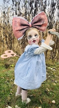 Diy Windup Doll Costume, Puppet Doll Costume, Rag Doll Halloween Costumes, Scary Kid Costumes, Diy Wind Up Doll Costume, Wind Up Doll Makeup, Scary Doll Costume For Kids, Wind Up Doll Costume Kids, Creepy Doll Costume For Kids