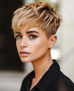 Women With Buzzed Hair, Pixie Highlights Brunette, Pixie Hairstyles For Fine Hair, Red Pixie, Short Sassy Haircuts, Really Short Hair, Messy Short Hair, Short Hair Undercut