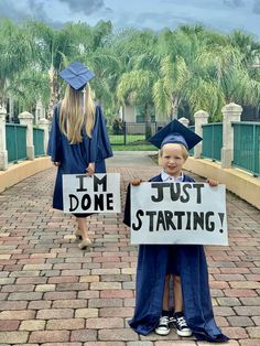 two children holding signs that say i'm just starting