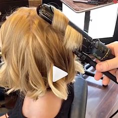 Marcel Curling Iron, Marcel Waves, Lob Styling, Short Hair Waves, Hair Curling Tips, How To Curl Short Hair, Caramel Highlights, Lob Hairstyle, Curly Hair With Bangs