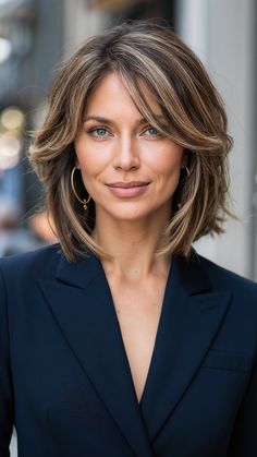 45 Stunning Medium Length Brunette Balayage Ideas to Elevate Your Look Brunette Platinum Highlights, Bob With Balayage Brunettes, Medium Length Brunette Balayage, Medium Length Brunette, October Hair, Dark Brunette Balayage, Subtle Blonde, Grey Brown Hair, Balayage Ideas