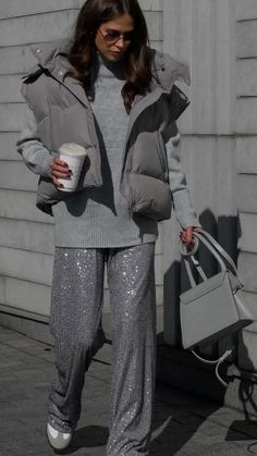 Grey Sequin Pants Outfit, Sequined Pants Outfit, Sequin Pants Outfit Casual, Grey Street Style, Silver Pants Outfit, Sequin Pants Outfit, Basters