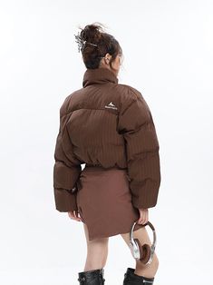 Size(cm) Length Shoulder Bust Sleeve S 48 55 118 55 M 49 56 122 56 L 50 57 126 57 Size: S M L Collar: stand collar Color classification: brown Year/Season: Winter 2022 Sleeve length: long sleeve Length: short Zip Up Turtleneck, Brown Puffer, Mary Jane High Heels, Gorgeous Prom Dresses, Hoodie Coat, Striped Jacket, Mary Jane Heels, Winter 2022, Runway Models