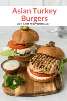 This flavor-packed Asian turkey burger has fresh cilantro, garlic, ginger, and the most amazing chili lime yogurt sauce. Healthy and easy to make! Asian Turkey Burger Recipes, Asian Turkey Burgers, Amazing Chili, Asian Turkey, Turkey Ideas, Healthy Entrees, Paleo Cookbook