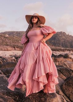 Pretty Dresses Plus Size, Plus Size Vintage Outfits, Photoshoot Dresses, Fancy Clothes, Plus Size Boho, Clothes Wishlist, Moonlit Sky, Skirt Pockets, Feminine Romantic