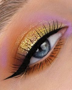 Eye Makeup Tips For Beginners, Bright Eye Makeup, Eye Makeup Ideas, Beauty And Makeup, Stunning Makeup