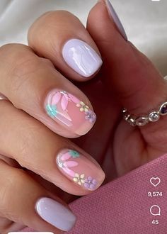 Flower Manicure, Coral Nails With Design, Natural Nails Manicure, August Nails, Coral Nails, Cute Simple Nails, Nail Trend, Pink Chrome, Natural Aesthetic