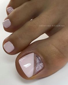 Wedding Toe Nails For 2023 Brides: Ideas And FAQs Pedicure Ideas For August, Emerald Green Toe Nails, Pedicure Gel Ideas, Pedicure Ideas White, Valentines Day Pedicure, Matte Pedicure, Modern Pedicure, Teen Nail Art, Toe Nails Ideas