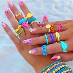 Preppy Nails 11 Classic Ivy League Manicures BeautyStack Preppy Rings Jewelry, Colorful Rings Aesthetic, Preppy Nails Summer, Colorful Jewelry Aesthetic, Rings Preppy, Nails With Rings, Preppy Rings, Preppy Nail Ideas, Preppy Summer Nails