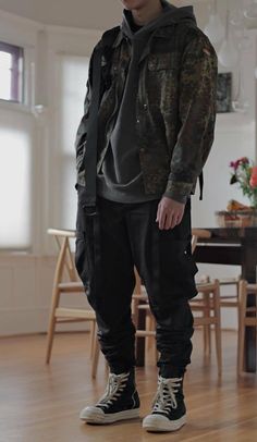 Streetwear Casual Male, Male Fashion Ideas Outfit, Male Clothes Style, Cool Male Clothes, Male Outfits Casual Street Styles, Fashionable Male Outfits, Male Outfit Styles, Fashion Design Clothes Men, Male Oc Outfits Casual