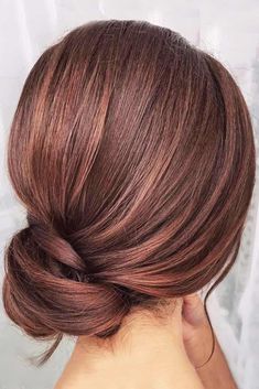 Chestnut Hair Dye, Hair Color Brown Chestnut, Dark Ombre Hair, Chestnut Brown Hair, Shades Of Red Hair, Chestnut Hair, Chestnut Hair Color, Brown Ombre Hair