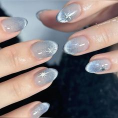 Blue Silver Nail Art, Blue Silver Nail Designs, Cateye Nailart Korean, Lilac Cat Eye Nails, Silver Blue Nails, Baby Blue Nail Art, Asian Nails, Beauty Nails Design