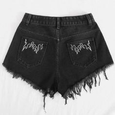 Shein Nib Raw Hem Embroidery Denim Shorts Size M/6: 27.6- 29.1” Waist American Eagle Black Jeans, Hem Embroidery, Embroidery Denim, Shein Shorts, One Teaspoon Shorts, Ripped Jean Shorts, Mom Jeans Shorts, Black Jean Shorts, Ripped Shorts