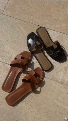 Hermes Slippers Aesthetic, Steve Madden Hadyn, Hermes Slippers, Luxury Goals, Shoes Heels Classy, Classy Shoes, Stunning Shoes, Shoe Inspo, Aesthetic Shoes