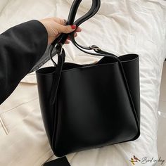 Bird in Bag - Popular bags female large capacity new fashion shoulder bag leisure class Tot bag Tot Bag, Popular Bags, Details Pictures, Street Trends, Word Wrap, White Space, Bird In Bag, Bucket Bag, New Fashion