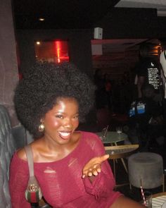 Afros on a night out >>> Quirky Black Woman, Black Women Face Claim, Natural Hair Outfit, Afro Hair Black Women, Short Afros, Afro 4c Hairstyles, Twa Afro, Afro Outfits, Small Afro