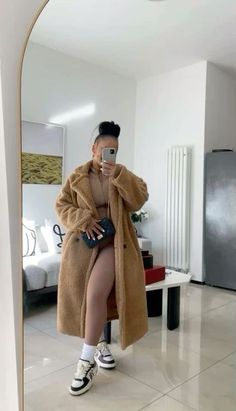 #fashion, #style, #outfitinspiration, #beauty ,#outfitsideas ,#trendyoutfits ,#falloutfits ,#winteroutfits ,#summeroutfits Winter Baddie Outfits Casual, Day Brunch Outfit, Trenchcoat Outfit, Neat Casual Outfits, Stylish Work Attire, Cold Outfits, Effortlessly Chic Outfits, Classy Work Outfits