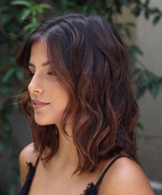 Wavy Hairstyles Medium, Wavy Haircuts, Brown Hair Colors, Brunette Hair Color, Ombre Hair, Balayage Hair, Hair Highlights, Wavy Hair, Medium Length Hair Styles