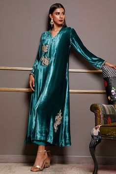 🌺Beautiful pure hand made customised sea green velvet shirt kurta with trouser pant and velvet shawl dupatta, 🌺Worked with silver and light gold Tilla, embellished with small beads and sitara, worked on neck flair boota side boota and sleeves bottom, 🌺Dupatta heavy velvet shawl worked on both flair, 🌺perfect for all the occasion We use high quality velvet fabric also organza 🌺We customize the outfit according to your choice shape and size Dry clean only fabric gauranteed, work guaranteed 🌺 Elegant Unstitched Velvet Dress, Elegant Velvet Salwar Kameez For Festivals, Eid Velvet Kurta With Dabka Work, Elegant Velvet Salwar Kameez For Diwali, Velvet Kurta With Dabka Work For Eid, Velvet Salwar Kameez With Dabka For Eid, Velvet Dabka Work Kurta For Eid, Velvet Dabka Kurta For Eid, Elegant Velvet Salwar Kameez For Festive Occasions