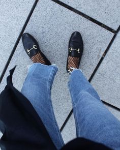 Gucci Loafers Outfit, Loafer Outfits, Loafers And Socks, How To Wear Loafers, Loafers With Socks, Gucci Jeans, Loafers Outfit