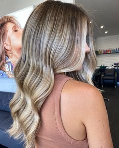 Brown Hair With Full Blonde Highlights, Highlighter Ideas, Blond Hair With Highlights, Bixie Colour, Blonde Dimension, Brown Hair With Blonde Balayage, Blonde Bayalage, California Chicken, Blonde Hair With Roots