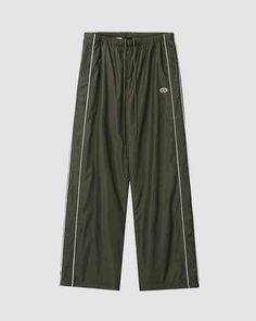 Details: Long cargo pants with parachute fabric and stripes designBottom Length: LongMaterials:95% Polyester + 5% Spandex Green Sporty Wide Leg Parachute Pants, Green Wide Leg Sporty Parachute Pants, Green Wide Leg Parachute Pants Sporty Style, Green Side Stripe Pants For Streetwear, Green Pants With Side Stripes For Streetwear, Sporty Straight Parachute Pants With Cargo Pockets, Green Streetwear Pants With Side Stripes, Sporty Straight Parachute Pants With Side Pockets, Striped Pants With Pockets For Streetwear