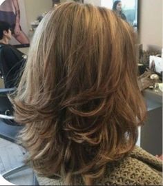 Laird Haircuts Medium, Layed Shoulder Length Hair, Short Layers Back View, Shoulder Length Short Layers, Short Layers Shoulder Length Hair, Convex Layers Haircut, Bob With Thick Hair, Haircut Medium Layered Shoulder Length, Short Hair Layers Shoulder Length