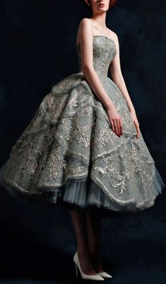 Dress Down A Formal Dress, A Line Tea Length Dress Formal, Layering Fashion Runway, Fantasy Dress Inspiration, Most Beautiful Dresses In The World, Dress Designer Aesthetic, Runway Dresses Gowns, Fantasy Ballgown, Runway Fashion Dresses