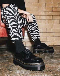 Ad black Dr Martens 1461 Quad, Martens Outfit, Patent Leather Leggings, Dr Martens Outfit, Leather Platform Shoes, Oxford Platform Shoes, Oxford Platform, Thick Socks