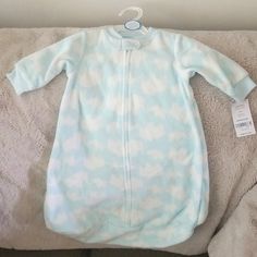 New Carter's Baby Onesies Elephant Clouds Design Size: S Great For Newborns To 3 Month Babies Fitted Blue Onesie For Bedtime, Reborn Clothes, Tropical Outfit, Pink Onesie, 3 Month Baby, Newborn Girl Outfits, Clouds Design, Baby Boy Onesies, Boy Onesie