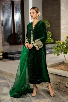 Green velvet mehendi suit, winter velvet dress, Pakistani dress, plus size mehendi kurta, velvet kurti dress. Indian formal velvet kameez.  ✨This beautiful green velvet kurta has zari beads and sequins work over the neck and sleeves with small motifs all over the front.  This dress have straight silk pant with orgenza dupatta.  ✨Dazzle with this elegant  dress in any party,mehendi function or wedding.  ✨This dress can be customise in any other colour and in all size, please contact us regarding any changes if you want.We will make this dress as per customer requirement.  ✨ Our dresses take little longer time, we take care of every minute details while manufacturing, so that our customers get full satisfaction when they receive the dress.  Your patience is important.  ✨There may be slight c Pakistani Velvet Suits, Velvet Salwar, Velvet Pakistani Dress, Mehendi Dress, Velvet Kurti, Velvet Suit Design, Velvet Kurta, Velvet Dress Designs, Pakistani Fancy Dresses