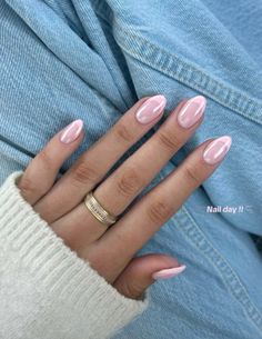 French Nails Light Pink, Light Pink With Chrome Nails, Short Square Chrome Nails, French Tip Manicure Ideas, Light Pink Chrome, French Tips Almond, Pink French Nails, Pink Chrome